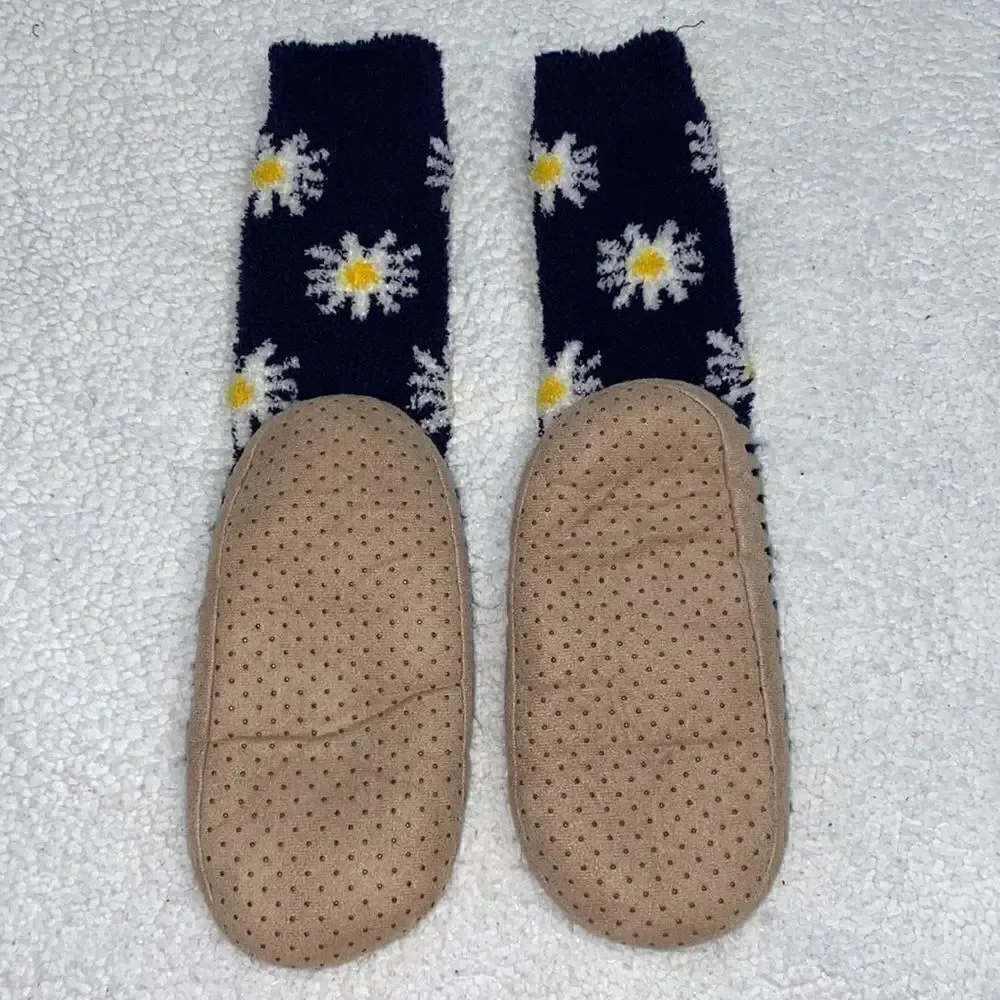 Old Navy Girls Printed Slippers Sock(Size Medium)